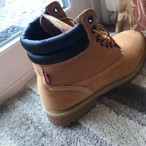 natural colored boots (new)